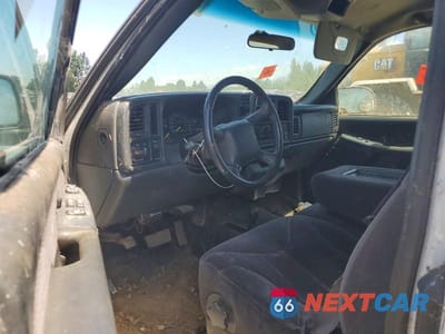Zdjęcie 8 z 12 samochodu: 2000 GMC NEW SIERRA K1500 VIN:1GTEK19T3YE303873 - miniatura