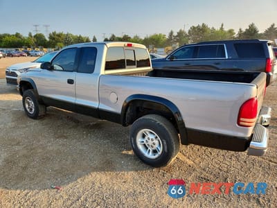 Drugie zdjęcie samochodu z przodu: 2000 DODGE DAKOTA VIN:1B7GG22XXYS530167 - miniatura