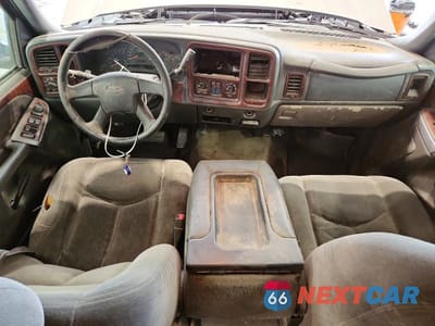 Zdjęcie 8 z 12 samochodu: 2004 CHEVROLET SILVERADO C2500 HEAVY DUTY VIN:1GCHC23U34F258441 - miniatura