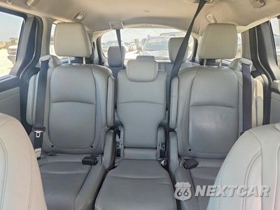 Zdjęcie 10 z 13 samochodu: 2019 HONDA ODYSSEY EXL VIN:5FNRL6H73KB037082 - miniatura