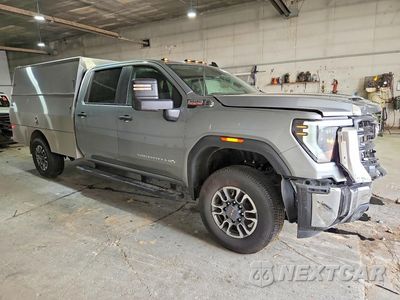 Czwarte zdjęcie samochodu z boku: 2026 GMC SIERRA K3500 VIN:1GD4USEYXTF167575 - miniatura