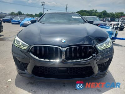 Piąte zdjęcie samochodu w środku: 2020 BMW M8 VIN:WBSAE0C00LBM08386 - miniatura