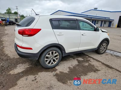 Trzecie zdjęcie samochodu z tyłu: 2016 KIA SPORTAGE LX VIN:KNDPBCAC6G7840336 - miniatura