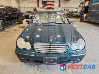 Piąte zdjęcie samochodu w środku: 2002 MERCEDES-BENZ C 240 VIN:WDBRF61J42E009059 - miniatura
