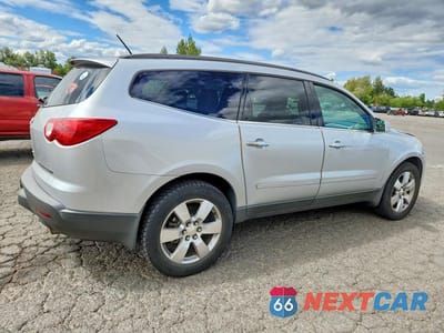 Trzecie zdjęcie samochodu z tyłu: 2012 CHEVROLET TRAVERSE LTZ VIN:1GNKVLED1CJ135324 - miniatura