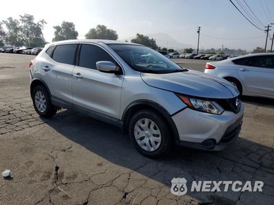 Czwarte zdjęcie samochodu z boku: 2018 NISSAN ROGUE SPORT S VIN:JN1BJ1CP5JW104702 - miniatura