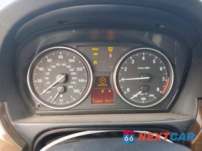 Zdjęcie 9 z 12 samochodu: 2010 BMW 3 SERIES VIN:WBAPL3C59AA408052 - miniatura