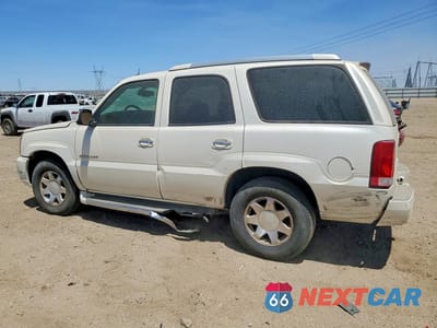 Drugie zdjęcie samochodu z przodu: 2005 CADILLAC ESCALADE LUXURY VIN:1GYEC63T75R194366 - miniatura