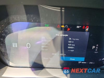 Zdjęcie 9 z 13 samochodu: 2025 VOLVO XC60 PLUS VIN:YV4M12RC7S1088465 - miniatura