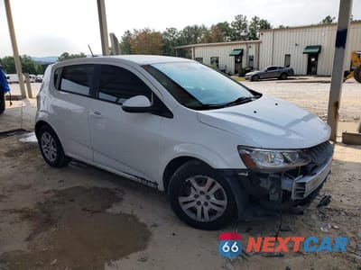 Czwarte zdjęcie samochodu z boku: 2019 CHEVROLET SONIC VIN:1G1JG6SB8K4124930 - miniatura