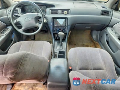 Zdjęcie 8 z 12 samochodu: 2001 TOYOTA CAMRY LE VIN:4T1BF22KX1U959932 - miniatura