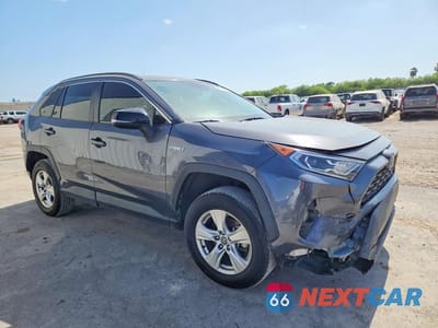 Czwarte zdjęcie samochodu z boku: 2021 TOYOTA RAV4 XLE VIN:4T3RWRFV2MU039056 - miniatura