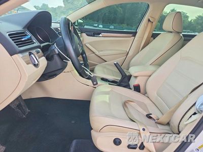 Zdjęcie 7 z 12 samochodu: 2017 VOLKSWAGEN PASSAT SE VIN:1VWBT7A37HC003454 - miniatura