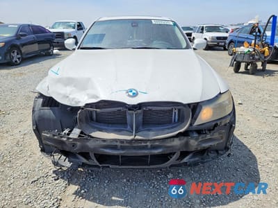 Piąte zdjęcie samochodu w środku: 2011 BMW 328 I SULEV VIN:WBAPH5G53BNM82262 - miniatura