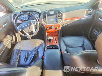 Zdjęcie 8 z 12 samochodu: 2014 CHRYSLER 300 VIN:2C3CCAAG5EH207397 - miniatura