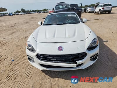 Piąte zdjęcie samochodu w środku: 2018 FIAT 124 SPIDER CLASSICA VIN:JC1NFAEKXJ0139345 - miniatura