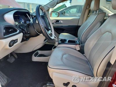 Zdjęcie 7 z 13 samochodu: 2018 CHRYSLER PACIFICA HYBRID LIMITED VIN:2C4RC1N75JR164300 - miniatura