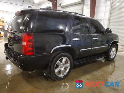 Trzecie zdjęcie samochodu z tyłu: 2014 CHEVROLET TAHOE K1500 LTZ VIN:1GNSKCE02ER129834 - miniatura