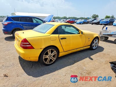 Trzecie zdjęcie samochodu z tyłu: 2000 MERCEDES-BENZ SLK 230 KOMPRESSOR VIN:WDBKK47F0YF161962 - miniatura