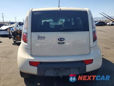 Zdjęcie 6 z 12 samochodu: 2010 KIA SOUL + VIN:KNDJT2A27A7038423 - miniatura