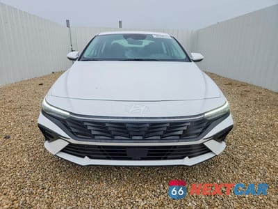 Piąte zdjęcie samochodu w środku: 2025 HYUNDAI ELANTRA SEL VIN:KMHLS4DG5SU019950 - miniatura