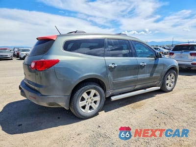 Trzecie zdjęcie samochodu z tyłu: 2011 CHEVROLET TRAVERSE LT VIN:1GNKVGED7BJ343844 - miniatura