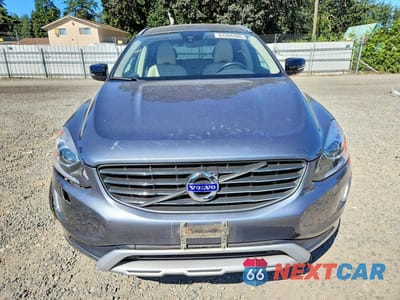 Piąte zdjęcie samochodu w środku: 2017 VOLVO XC60 T6 DYNAMIC VIN:YV449MRR4H2226183 - miniatura