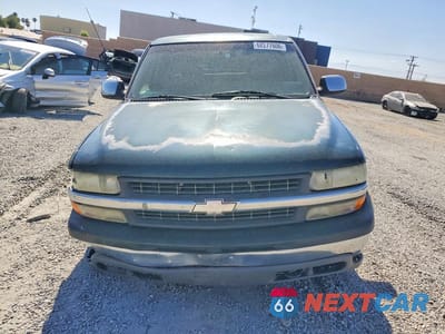 Piąte zdjęcie samochodu w środku: 2001 CHEVROLET SILVERADO K1500 VIN:1GCEK19T21E150652 - miniatura