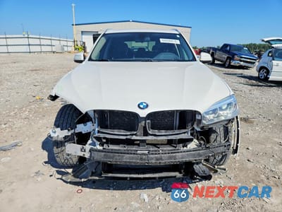 Piąte zdjęcie samochodu w środku: 2016 BMW X5 VIN:5UXKR0C59G0P25532 - miniatura