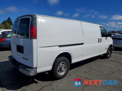 Trzecie zdjęcie samochodu z tyłu: 2001 CHEVROLET EXPRESS G2500 VIN:1GCGG29R011141279 - miniatura