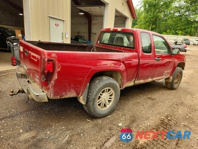 Trzecie zdjęcie samochodu z tyłu: 2005 GMC CANYON VIN:1GTDT196858133863 - miniatura