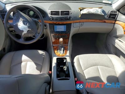 Zdjęcie 8 z 12 samochodu: 2006 MERCEDES-BENZ E 350 VIN:WDBUF56J26A918038 - miniatura