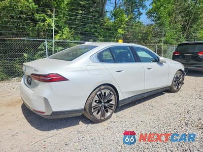 Trzecie zdjęcie samochodu z tyłu: 2024 BMW 530 XI VIN:WBA53FJ00RCS32167 - miniatura