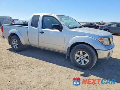 Czwarte zdjęcie samochodu z boku: 2005 NISSAN FRONTIER SE VIN:1N6AD06U05C424820 - miniatura