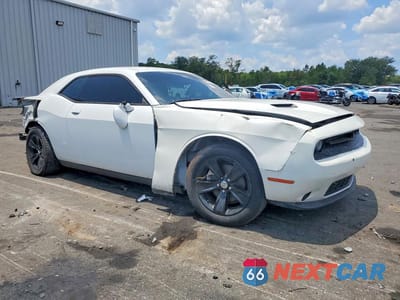Czwarte zdjęcie samochodu z boku: 2021 DODGE CHALLENGER SXT VIN:2C3CDZAG7MH596800 - miniatura