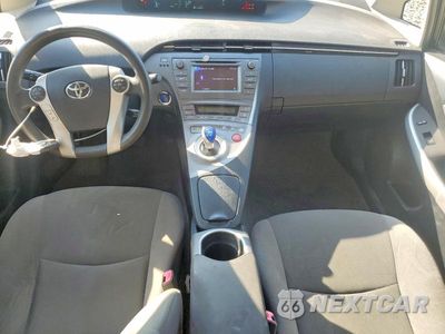 Zdjęcie 8 z 12 samochodu: 2013 TOYOTA PRIUS TWO VIN:JTDKN3DUXD5570993 - miniatura