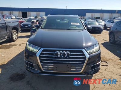 Piąte zdjęcie samochodu w środku: 2019 AUDI Q7 PREMIUM PLUS VIN:WA1LAAF75KD011652 - miniatura