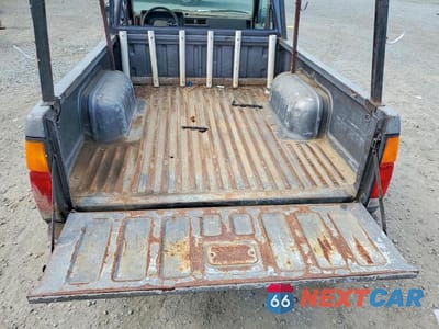 Zdjęcie 11 z 13 samochodu: 1992 NISSAN TRUCK SHORT WHEELBASE VIN:1N6SD11S3NC356819 - miniatura