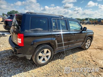 Trzecie zdjęcie samochodu z tyłu: 2015 JEEP PATRIOT LATITUDE VIN:1C4NJPFB0FD379927 - miniatura
