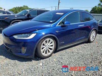 2017 TESLA MODEL X 5YJXCBE24HF054703 - główne zdjęcie licytacji z USA - miniatura
