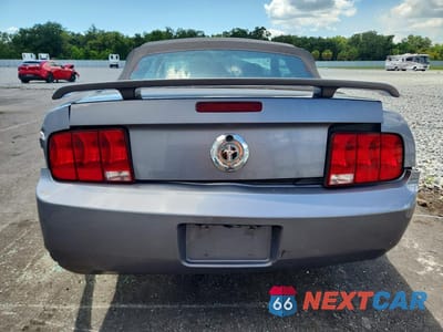 Zdjęcie 6 z 12 samochodu: 2006 FORD MUSTANG VIN:1ZVHT84N265259743 - miniatura