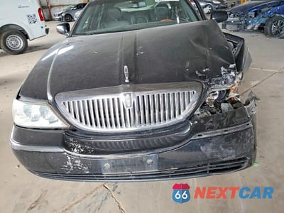 Zdjęcie 11 z 12 samochodu: 2009 LINCOLN TOWN CAR SIGNATURE LIMITED VIN:2LNHM82V09X610697 - miniatura