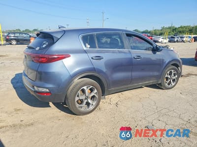 Trzecie zdjęcie samochodu z tyłu: 2020 KIA SPORTAGE LX VIN:KNDPM3AC0L7808924 - miniatura