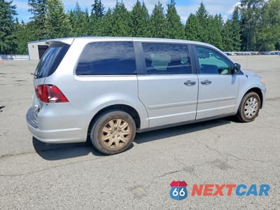 Trzecie zdjęcie samochodu z tyłu: 2011 VOLKSWAGEN ROUTAN S VIN:2V4RW4DG8BR714784 - miniatura