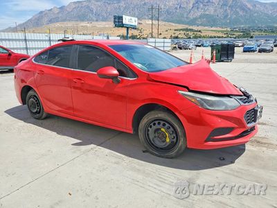 Czwarte zdjęcie samochodu z boku: 2018 CHEVROLET CRUZE LT VIN:1G1BE5SMXJ7129341 - miniatura