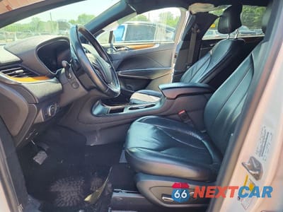 Zdjęcie 7 z 14 samochodu: 2019 LINCOLN MKC RESERVE VIN:5LMTJ3DH9KUL45057 - miniatura