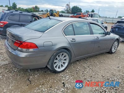 Trzecie zdjęcie samochodu z tyłu: 2006 BMW 750 LI VIN:WBAHN83526DT62307 - miniatura