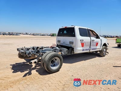 Trzecie zdjęcie samochodu z tyłu: 2025 FORD F350 SUPER DUTY VIN:1FT8W3DT3SED23648 - miniatura