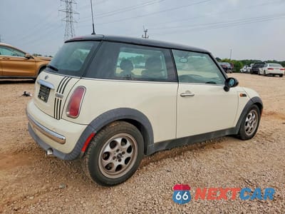 Trzecie zdjęcie samochodu z tyłu: 2003 MINI COOPER VIN:WMWRC334X3TE13318 - miniatura