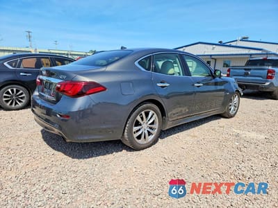 Trzecie zdjęcie samochodu z tyłu: 2015 INFINITI Q70 3.7 VIN:JN1BY1APXFM542682 - miniatura